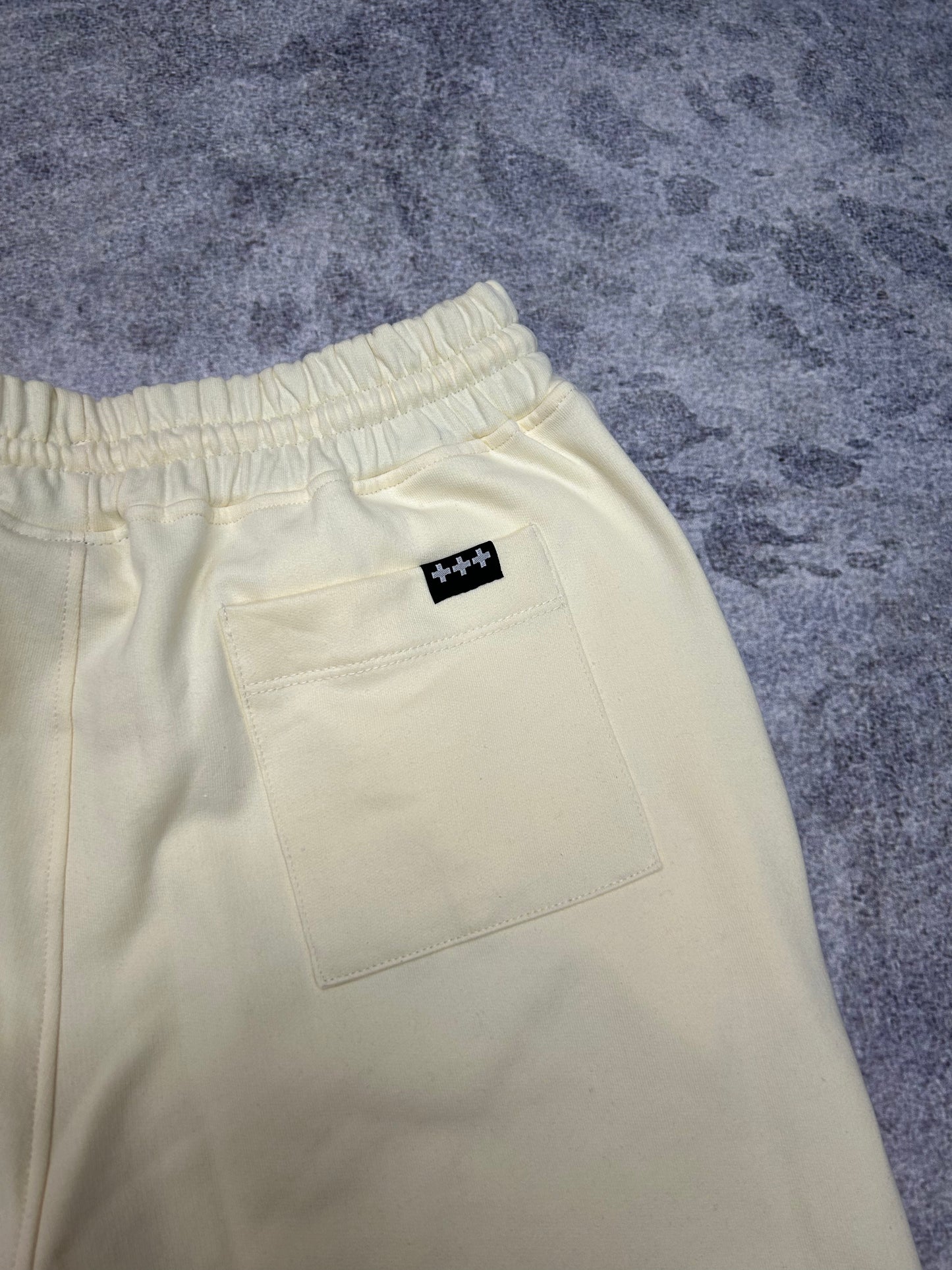 BUZO MAMBA CREMA