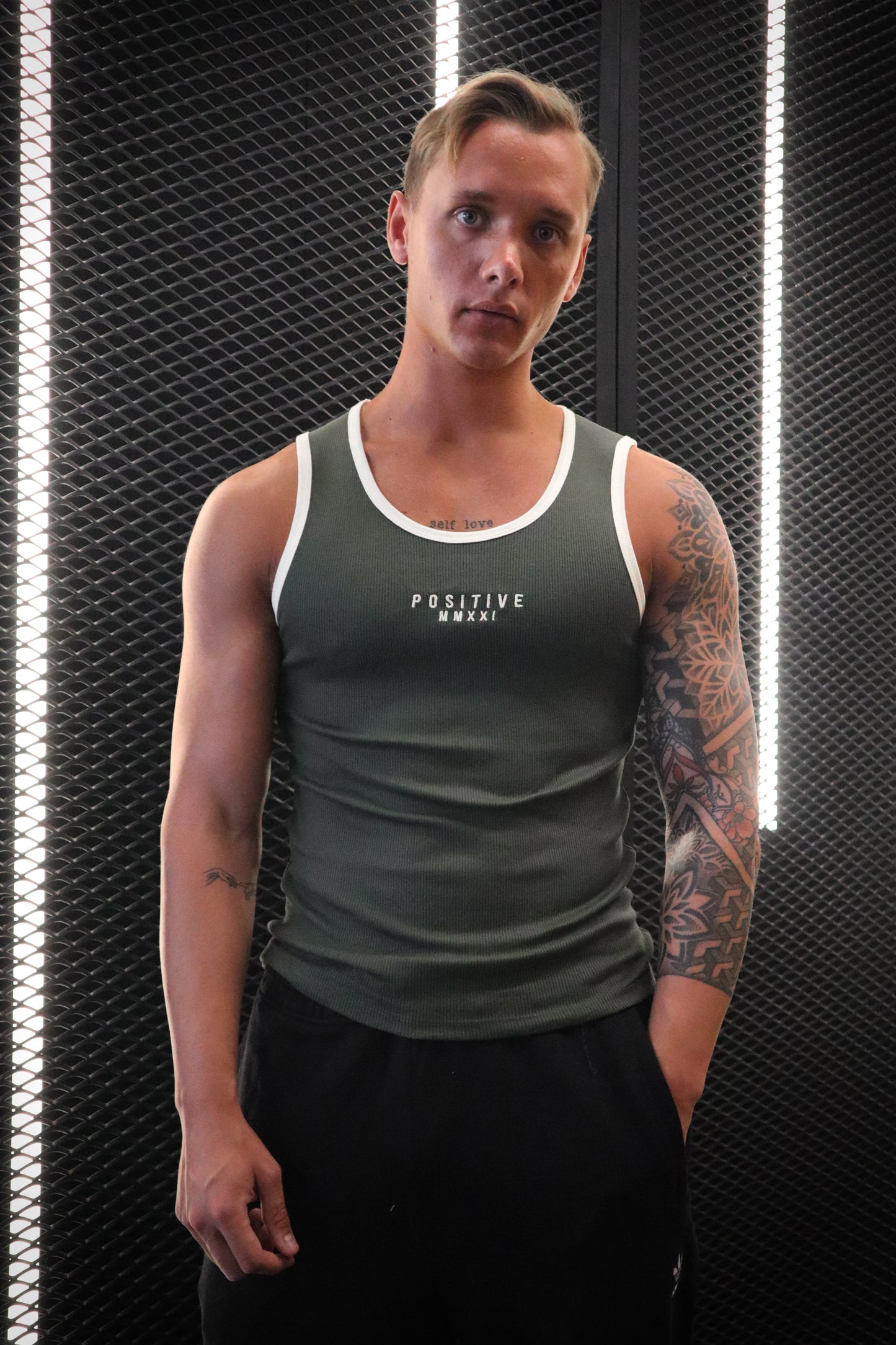 POLERA MUSCULOSA TANK TOP VERDE 2.O