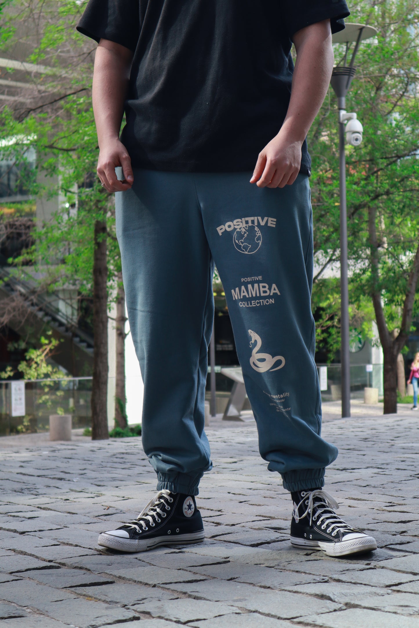 BUZO MAMBA AZUL GRÁFITO